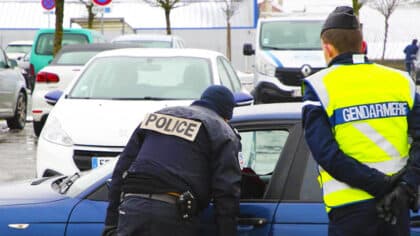 Cette nouvelle étiquette est désormais obligatoire pour les automobilistes et l’amende est salée