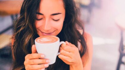 Adieu le café: l’habitude matinale pour éviter la baisse d’énergie de l’après-midi selon un expert