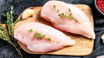 L’erreur que nous faisons tous lors de la cuisson du poulet est un danger pour la santé