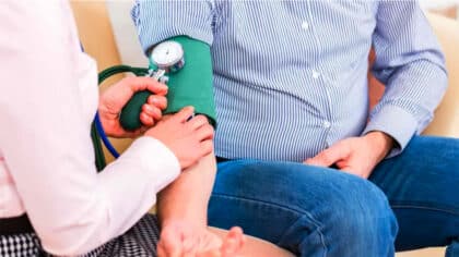 Les meilleures astuces pour faire baisser votre tension artérielle naturellement