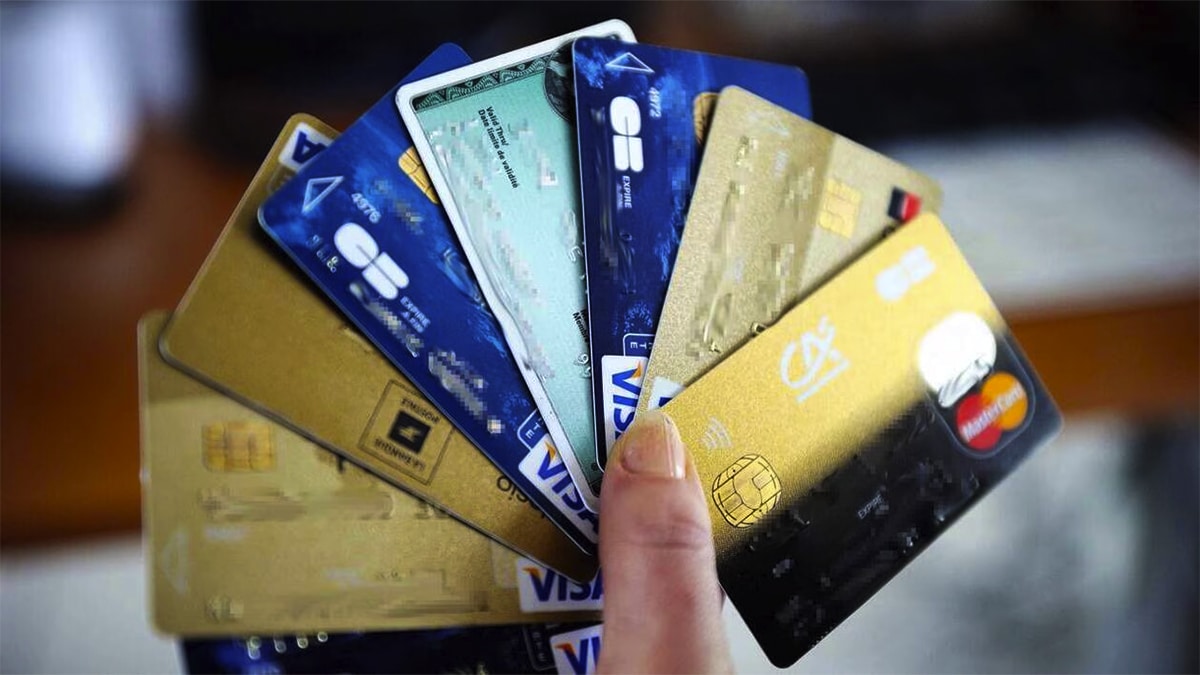 5 célèbres banques contournent les règles et font exploser le montant de ces frais bancaires