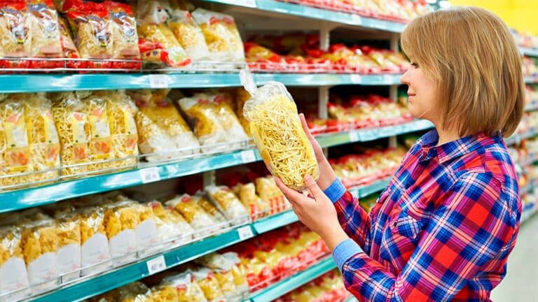 Ce détail sur les pâtes que vous achetez au supermarché doit vous alarmer
