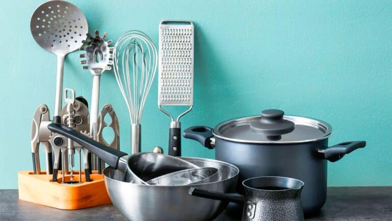Ces 7 ustensiles que tout le monde a dans sa cuisine sont à bannir : ils sont cancérogènes