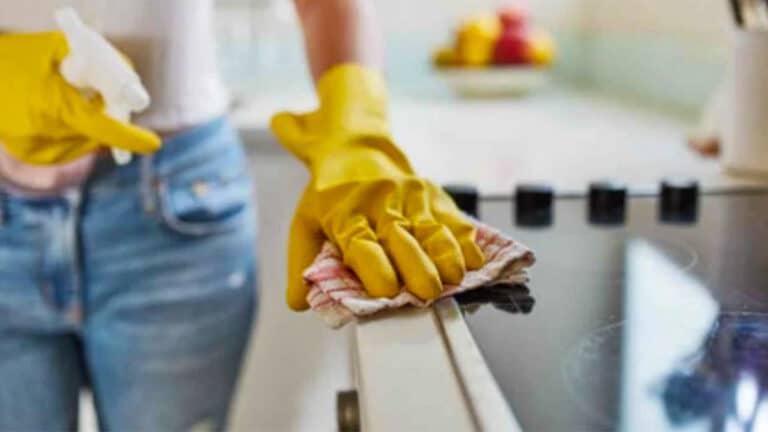 C’est un véritable foyer à saletés: l’endroit le plus sale de la cuisine que personne ne pense à nettoyer