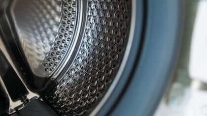 Comment nettoyer votre machine à laver en profondeur et éradiquer les mauvaises odeurs