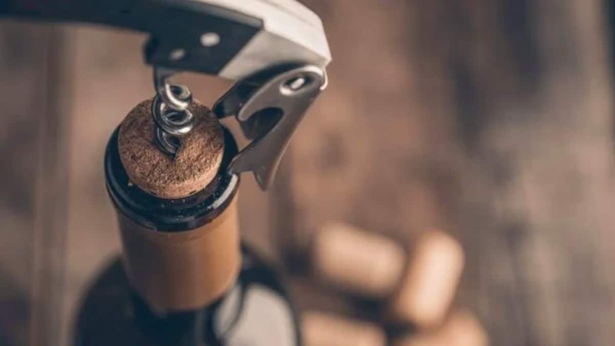 De plus en plus de personnes trempent des bouchons dans l’huile usagée : voici pourquoi