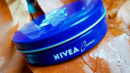 Des experts analysent la crème Nivea et ce qu'ils découvrent va vous surprendre