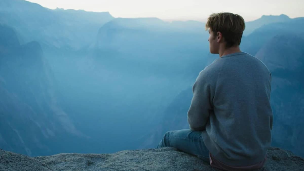 "Je suis bien tout seul maintenant" : cette phrase qui inquiète les psychologues
