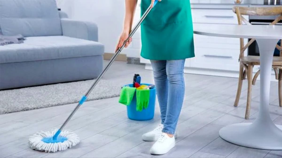 L’astuce d’un professionnel du ménage pour garder votre serpillère comme neuve: "Une fois rincée…"