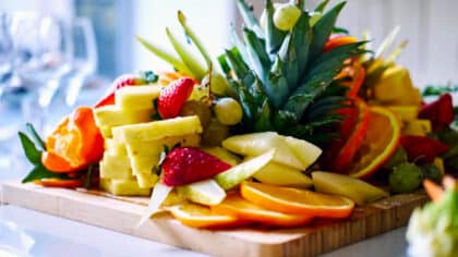 Laver les fruits sous le robinet ne suffit pas: cette grave erreur qui met votre santé en danger selon un expert