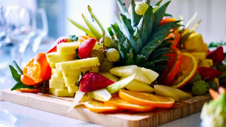 Laver les fruits sous le robinet ne suffit pas: cette grave erreur qui met votre santé en danger selon un expert