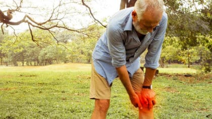 Ni nage ni Pilates: l’activité à faible impact pour les plus de 60 ans souffrant de problèmes de genoux