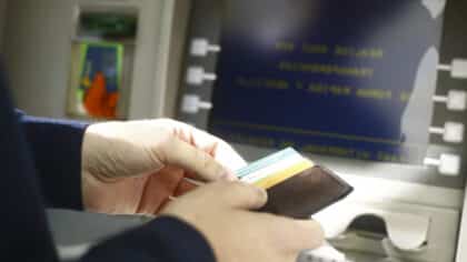 N’insérez jamais votre CB dans un distributeur si vous voyez cet objet, vous pouvez perdre votre argent