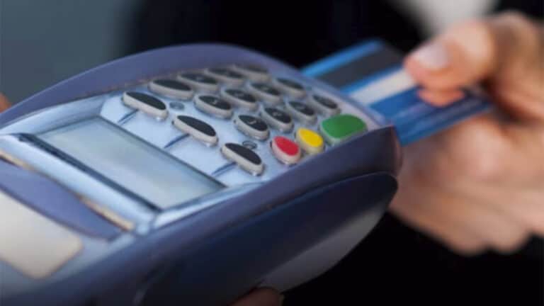 Pourquoi vous devriez toujours demander le reçu d’un achat après avoir payé par carte bancaire