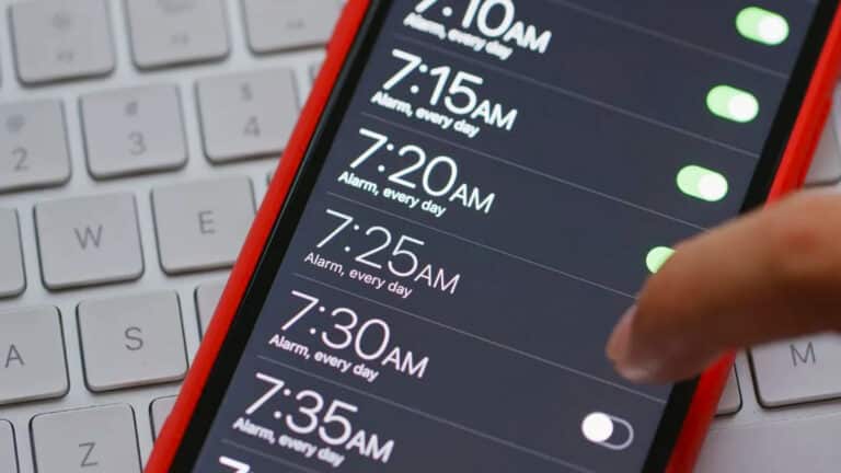 Que signifie le fait qu’une personne se réveille toujours avant que l’alarme ne sonne