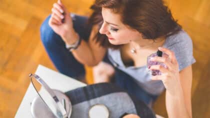 Que signifie porter du parfum quotidiennement selon la psychologie
