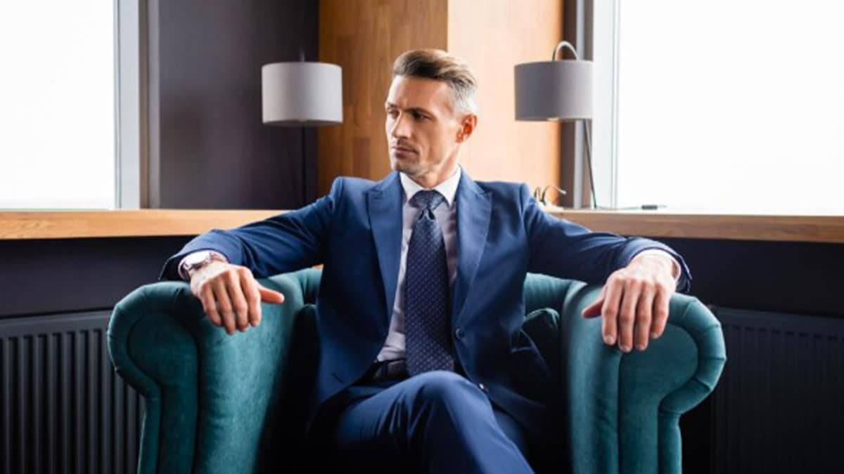 Que signifie votre posture assise sur votre personnalité selon la psychologie