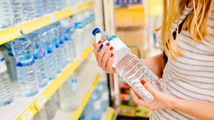 Une diététicienne lance l’alerte sur ces 3 marques de bouteilles d’eau à éviter à tout prix