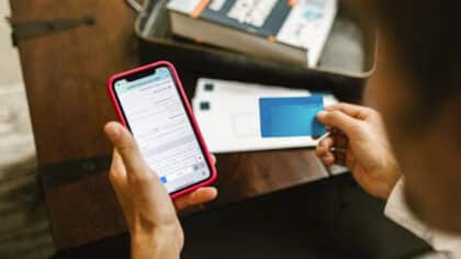 5 arnaques redoutables qui peuvent vider votre compte bancaire en un instant: comment les éviter