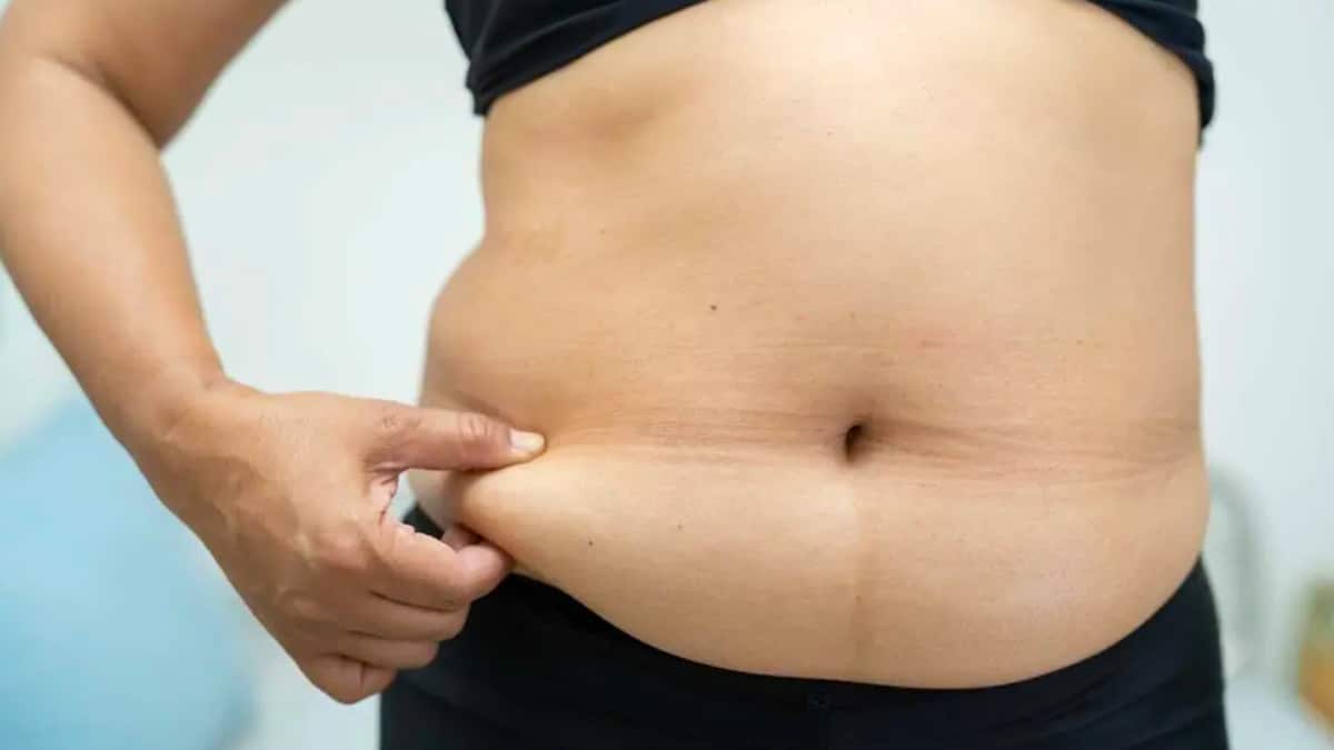 Adieu le ventre gonflé : l’infusion miracle qui aide à maigrir et elle est digestive