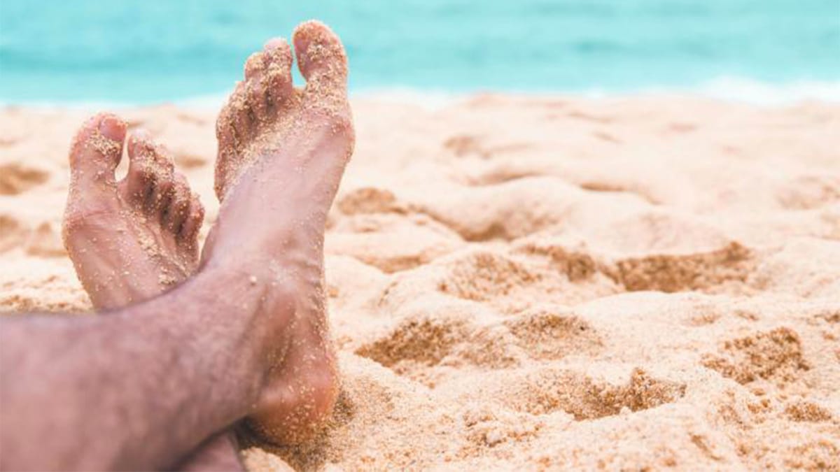 Adieu les talons fendillés: l’astuce de grand-mère pour avoir des pieds qui semblent sortir d’un salon de beauté
