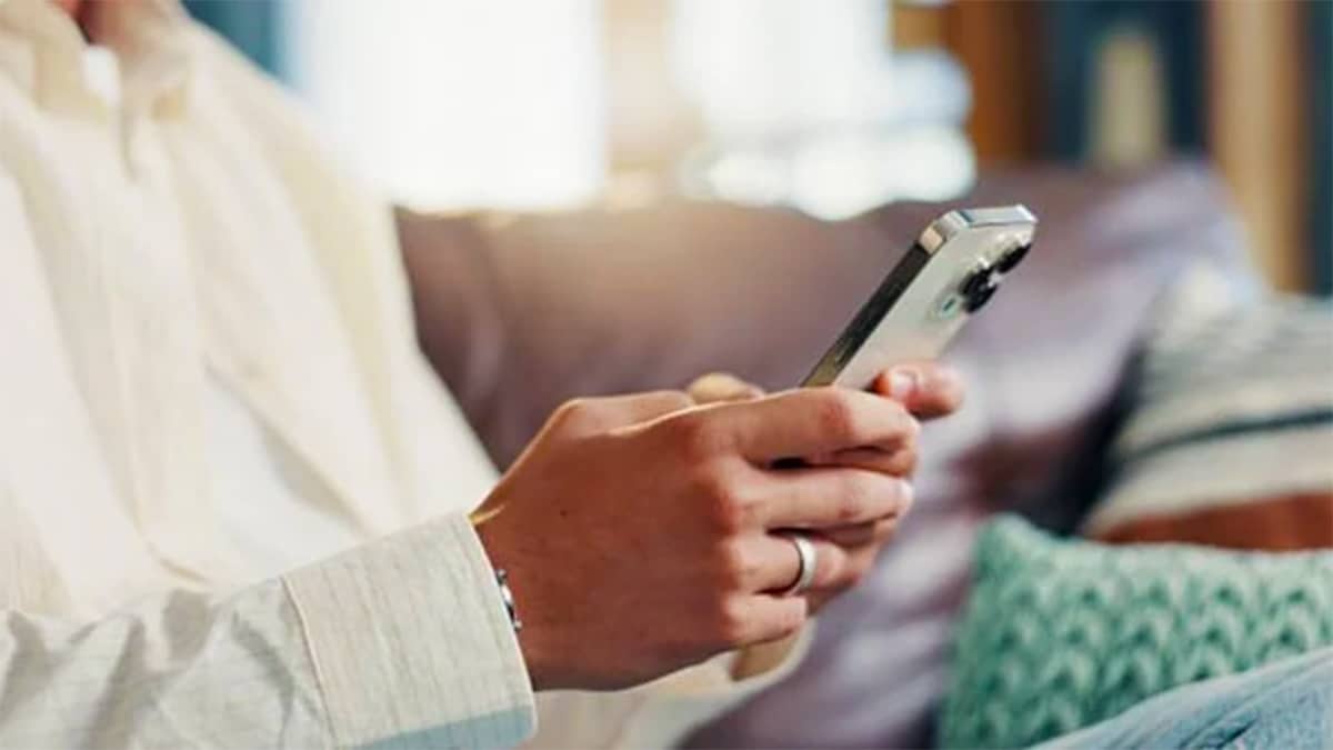 Alerte des experts : si votre téléphone fait cela, votre compte bancaire est en danger
