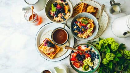 Ce que les personnes qui vivent longtemps mangent au petit-déjeuner, les experts le confirment