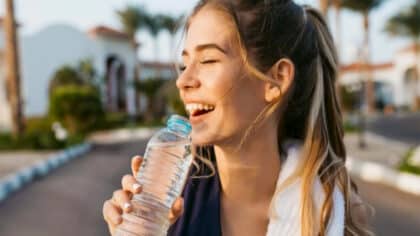 Ces boissons que vous devriez boire hydratent bien plus que l’eau durant la canicule