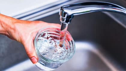 Eau du robinet contaminée: l'UE pourrait retarder les mesures pour contrôler les substances dangereuses