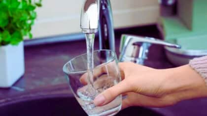 Inquiétude en Europe sur l’eau du robinet: les experts lancent l’alerte, la France n’est pas épargnée