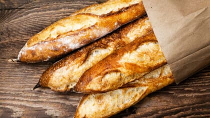 L’astuce magique pour conserver votre pain frais 2 semaines de plus sans le congeler