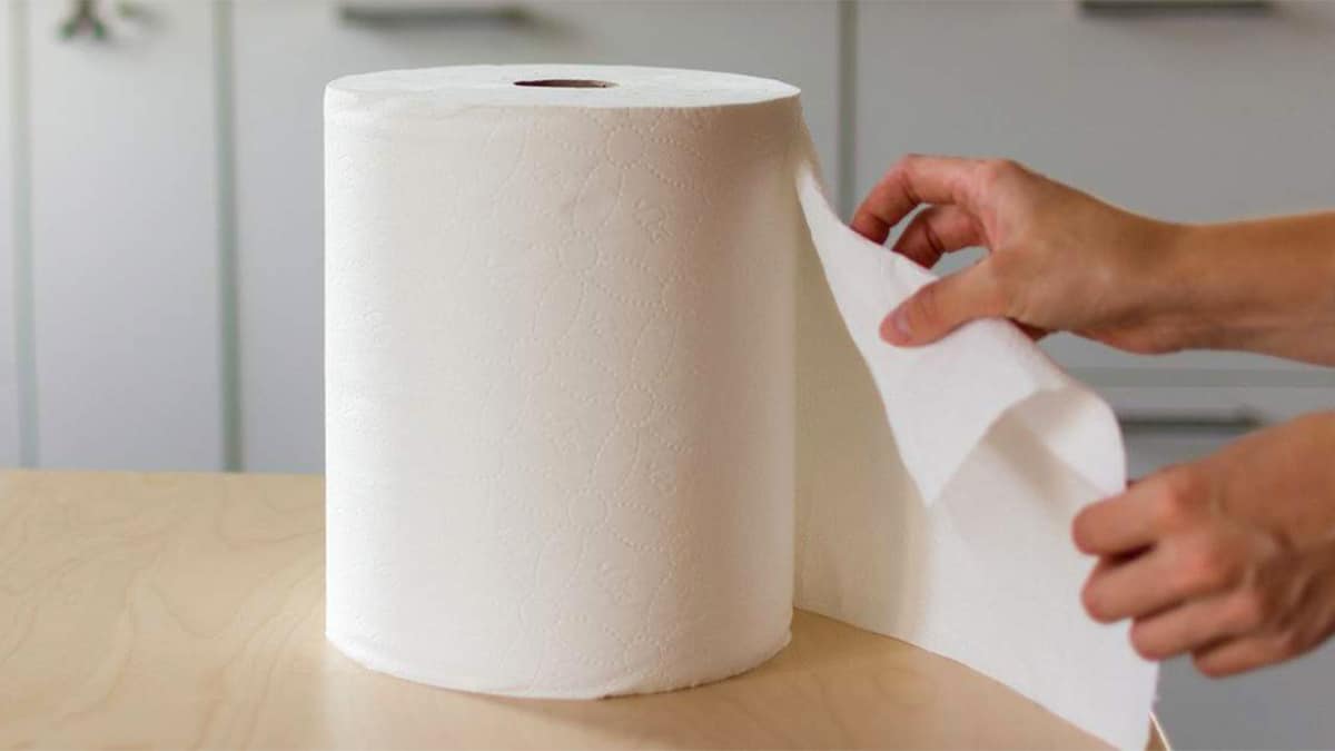 L’astuce méconnue de l’essuie-tout qui résoudra de très nombreux problèmes du quotidien