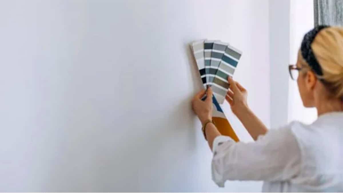 Ni bicarbonate ni ammoniaque: cet ingrédient populaire permet de retrouver vos murs blancs sans effort