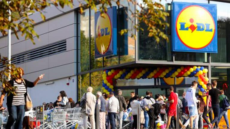 Ni chaises ni transats : Lidl a l'invention à moins de 12 euros qui les remplacera cet été