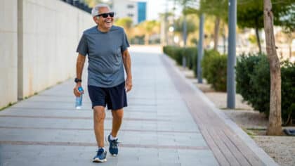 Ni courir ni nager : la meilleure activité après 60 ans pour améliorer la santé cardiovasculaire