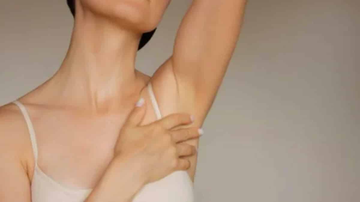 Ni crème ni déodorant : l’astuce maison pour éradiquer les fortes odeurs des aisselles