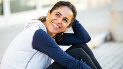 Ni marche ni sport: la meilleure activité pour perdre du poids après 50 ans sans sortir de chez vous