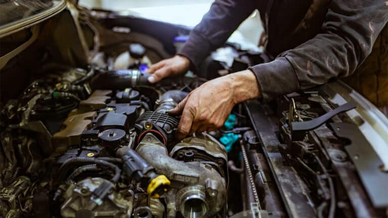 Nous tombons tous dans le piège : l’astuce des garagistes pour vous faire payer plus cher