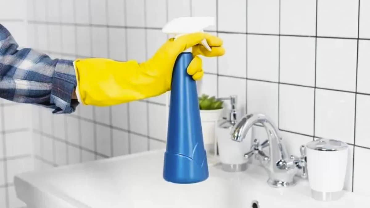 Plus puissant que le vinaigre : la formule maison pour retrouver votre carrelage propre et étincelant