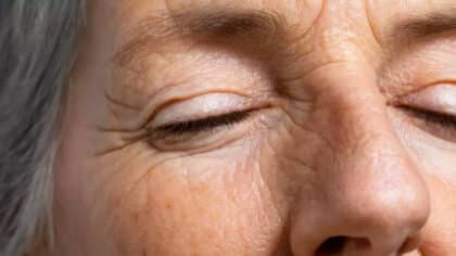 Prévenir les rides du visage avec ces 10 puissants aliments anti-âge selon un nutritionniste