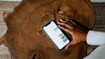 Que signifie garder toujours son téléphone en mode silencieux selon la psychologie