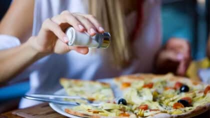 Que signifie le fait que quelqu'un préfère les aliments salés aux aliments sucrés, selon la psychologie ?