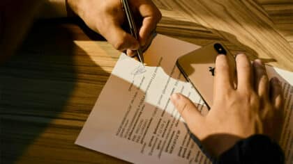 Si vous signez de cette façon, cela révèle que vous êtes narcissique selon la psychologie