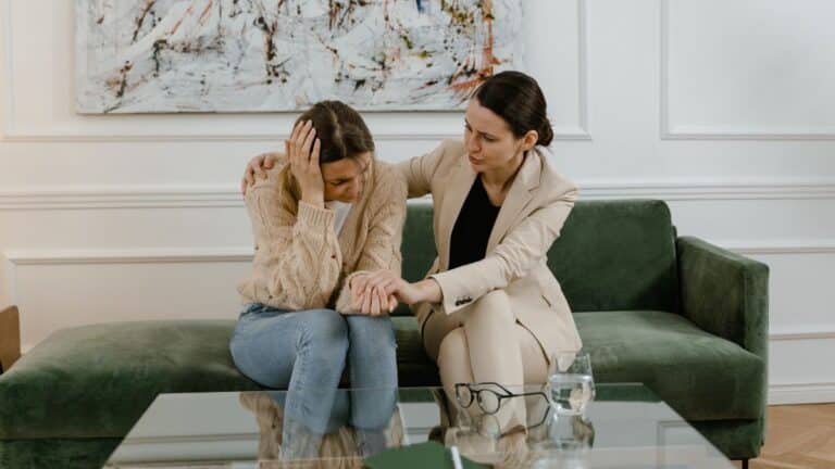 Ces 5 phrases révèlent que quelqu’un va mal et vous les entendez trop souvent