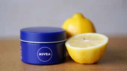 Cette astuce peu connue avec du citron et de la crème Nivea fait des merveilles sur la peau