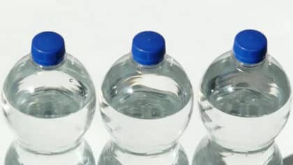 L'astuce pour garder votre logement frais sans climatisation avec juste une bouteille d'eau