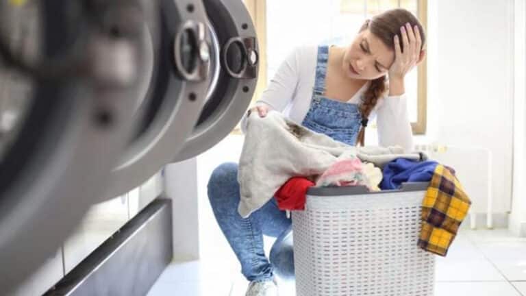 Sans savon : l’astuce miracle pour éliminer définitivement les taches de déodorant sur les t-shirts
