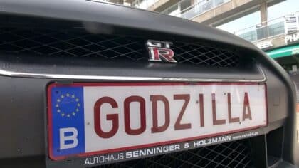Plaque d’immatriculation belge : pourquoi elle intrigue autant les automobilistes