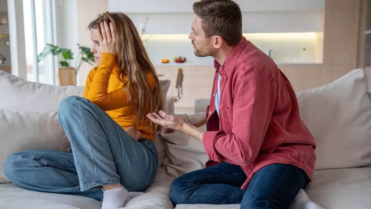 Des psychologues révèlent les 5 phrases utilisées par les hommes qui n’aiment plus leur partenaire