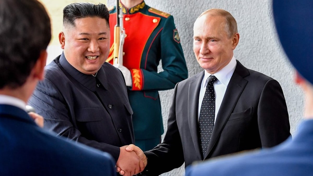 Pris en flagrant délit de nettoyage de tous les objets : voici comment se comporte l'équipe de Kim Jong-un après sa rencontre avec Vladimir Poutine